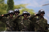 Miércoles 28 de diciembre. Nuevos elementos castrenses. Chicoasen, Chiapas. Elementos del Ejercito Mexicano terminan esta mañana la primera fase del Adiestramiento de Combate Individual de la VII Región Militar graduándose 201 elementos  que conforman el 
