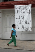 Lunes 13 de julio del 2015. Tuxtla Gutiérrez. Huelga Electoral; en el edificio de un partido político en la novena norte.