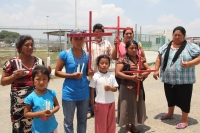 Lunes 13 de junio. Familias de la comunidad Las Margaritas ubicada en la zona fronteriza del estado de Chiapas, inician una huelga de hambre en las afueras del penal El Amate en Cintalapa para exigir que se ejerza la acción penal en contra del ex gobernad