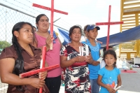 Lunes 13 de junio. Familias de la comunidad Las Margaritas ubicada en la zona fronteriza del estado de Chiapas, inician una huelga de hambre en las afueras del penal El Amate en Cintalapa para exigir que se ejerza la acción penal en contra del ex gobernad