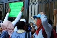 Miércoles 31 de octubre del 2018. Tuxtla Gutiérrez. Las protestas de los maestros idóneos continúan este medio dí­a en la entrada del Congreso chiapaneco.