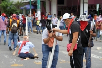 Martes 9 de octubre del 2018. Tuxtla Gutiérrez. Los maestros idóneos exigiendo el pago de salarios en el cruce de la Avenida y Calle Central en la capital del esto de Chiapas.