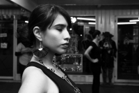 Sábado 13 de enero del 2018. Tuxtla Gutiérrez. Arte Colectivo Ac. presenta esta noche el trabajo de artistas visuales y diseñadores durante la pasarela urbana en una conocida plaza del poniente de la ciudad.