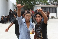 Domingo 12 de junio. Agentes de la PFP logran rescatar a 213 migrantes centro y sudamericanos que viajaban en la parte posterior de un tracto camión el cual fue asegurado en el kilometro 134 de la carretera Ocoscuautla-Las Choapas esta madrugada. Los migr