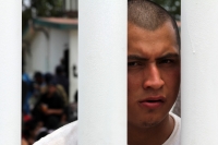 Domingo 12 de junio. Agentes de la PFP logran rescatar a 213 migrantes centro y sudamericanos que viajaban en la parte posterior de un tracto camión el cual fue asegurado en el kilometro 134 de la carretera Ocoscuautla-Las Choapas esta madrugada. Los migr