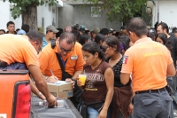 Domingo 12 de junio. Agentes de la PFP logran rescatar a 213 migrantes centro y sudamericanos que viajaban en la parte posterior de un tracto camión el cual fue asegurado en el kilometro 134 de la carretera Ocoscuautla-Las Choapas esta madrugada. Los migr