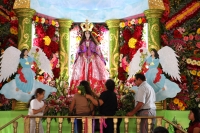 Lunes 13 de agosto del 2018. Ixtapa, Chiapas. Los ind�genas tsotsiles de Zinacantan recorren las monta�as de la regi�n de Los Altos para llegar a la comunidad Ixtapa llevando sobre los hombros las im�genes religiosas veneradas en sus fiestas patronale