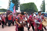 Lunes 13 de agosto del 2018. Ixtapa, Chiapas. Los indí­genas tsotsiles de Zinacantan recorren las montañas de la región de Los Altos para llegar a la comunidad Ixtapa llevando sobre los hombros las imágenes religiosas veneradas en sus fiestas patronale