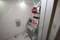 Miércoles 18 de mayo. El saldo de los disturbios de la comunidad de Ixtapa ubicada en las cercanías de la ciudad de Tuxtla Gutiérrez, arrojó al menos cuatro personas lesionadas, un vehículo incendiado, oficinas y papelería destruida en el edificio de la a
