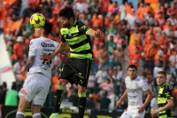 Sábado 29 de abril del 2017. Tuxtla Gutiérrez. con un empate a dos tantos y una fuerte trifulca con los aficionados termina el partido entre Jaguares de Chiapas y El Santos. esta tarde en el estadio Zoque de la capital de este estado del sureste de México