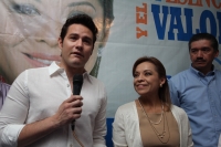 Vázquez Mota se reúne con jóvenes panistas.