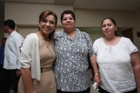Vázquez Mota se reúne con jóvenes panistas.