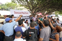 Lunes 14 de agosto del 2017. Tuxtla Gutiérrez. Guillermo Santiago Diputado Federal del partido de Regeneración Nacional da a conocer el Juicio Político que MORENA promoverá contra MVC por el desvió y malversación de recursos en toda la entidad chiapaneca.