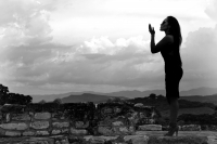 Julio de 2017. Chiapa de Corzo. Las ruinas de la antigua ciudad prehispánica enmarcan la sesión de esta ocasión con la modelo Kathya Caballero.