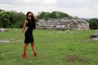 Julio de 2017. Chiapa de Corzo. Las ruinas de la antigua ciudad prehispánica enmarcan la sesión de esta ocasión con la modelo Kathya Caballero.