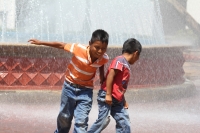 Lunes 26 de marzo del 2012. Aprovechando el agua de las fuentes.