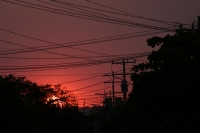 20210412. Tuxtla G. Las partículas suspendidas en el aire y el intenso calor ofrecen la oportunidad de ver estos paisajes en la capital del estado de Chiapas.