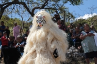 Sábado 10 de febrero del 2018. Comitan de Domí­nguez. Romerí­a de San Caralampio. Durante la Salidas de Flores y Velas durante las fiestas patronales de la Ciudad de las Flores, las manifestaciones sincréticas conviven de la mano encontrándose las comp