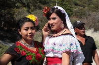 Sábado 10 de febrero del 2018. Comitan de Domí­nguez. Romerí­a de San Caralampio. Durante la Salidas de Flores y Velas durante las fiestas patronales de la Ciudad de las Flores, las manifestaciones sincréticas conviven de la mano encontrándose las comp