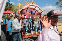 Sábado 10 de febrero del 2018. Comitan de Domí­nguez. Romerí­a de San Caralampio. Durante la Salidas de Flores y Velas durante las fiestas patronales de la Ciudad de las Flores, las manifestaciones sincréticas conviven de la mano encontrándose las comp