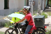 Jueves 27 de julio del 0217. Tuxtla Gutiérrez. Colonos de Los Pájaros obligan a las autoridades municipales a concluir las obras de alcantarillado y pavimentación del ayuntamiento tuxtleco por los problemas sanitarios que ocasionan las obras inconclusas e