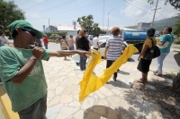 Jueves 27 de julio del 0217. Tuxtla Gutiérrez. Colonos de Los Pájaros obligan a las autoridades municipales a concluir las obras de alcantarillado y pavimentación del ayuntamiento tuxtleco por los problemas sanitarios que ocasionan las obras inconclusas e