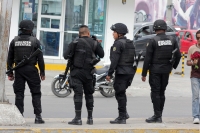 Viernes 1 de diciembre del 2017. Tuxtla Gutiérrez. Elementos policiacos realizan un operativo de vigilancia en el libramiento norte donde estudiantes normalistas secuestran varios autobuses de pasajeros.