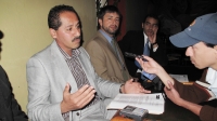 Foto/Miradasur. Viernes 18 de marzo. San Cristóbal de las Casas. Los abogados Miguel Ángel de los Santos entre otros del Instituto de Litigación Estratégica del Sureste, presentaron un caso de homonimia en agravio de Ciro Díaz Pérez detenido por el delito