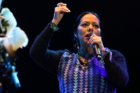 Foto/Fredy Durante. Lila Downs durante el cierre del festival Cervantino Barroco 2011.