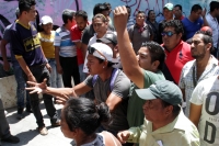 Martes 12 de marzo del 2019. Tuxtla Gutiérrez. Gritos y empujones entre conductores de las diferentes líneas colectivas para pelear el control de la ruta del libramiento norte.