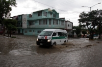 Viernes 14 de julio del 2017. Tuxtla Gutiérrez. Encharcamientos en varias vialidades son reportadas en el centro de la capital chiapaneca después de la lluvia de esta tarde.
