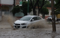 Viernes 14 de julio del 2017. Tuxtla Gutiérrez. Encharcamientos en varias vialidades son reportadas en el centro de la capital chiapaneca después de la lluvia de esta tarde.
