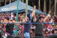 Jueves 10 de agosto del 2017. San Lorenzo Zinacantan. La función de lucha libre durante las celebraciones patronales de esta comunidad de la región de Los Altos de Chiapas.