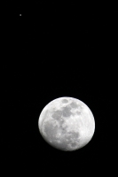 Martes 25 de diciembre del 2012. Tuxtla Gutiérrez, Chiapas. Una aproximación a la luna de los últimos días del 2012.