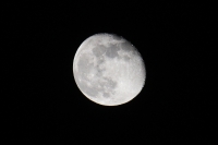 La luna de la madrugada del viernes 6 de julio del 2012.