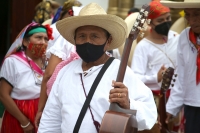 20210610. Tuxtla G. Al inicio del Baile de las Espuelas u Octava de Corpus que realiza la comunidad Zoque en la capital del estado de Chiapas