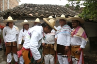 20210610. Tuxtla G. Al inicio del Baile de las Espuelas u Octava de Corpus que realiza la comunidad Zoque en la capital del estado de Chiapas