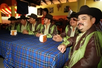 Martes 2 de febrero. La Banda Machos durante su paso por el ciudad en conocido restaurante del norte de Tuxtla Gutiérrez.