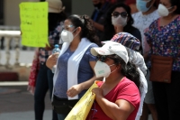 Lunes 13 de julio del 2020. Tuxtla Gutiérrez. Continúan las protestas para exigir el pago atrasado de maestros, este medio día en las entradas del edificio de la administración del gobierno estatal