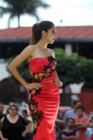 Sábado 29 de julio del 2017. Chiapa de Corzo. Raíces es la muestra de diseño artesanal presentada por Maika Moda durante la actividades de La Expo Ámbar 2017 que se realiza durante esta semana en esta colonial ciudad de la ribera del rio Grijalva.