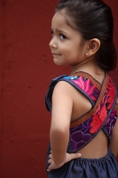 Sábado 29 de julio del 2017. Chiapa de Corzo. Raíces es la muestra de diseño artesanal presentada por Maika Moda durante la actividades de La Expo Ámbar 2017 que se realiza durante esta semana en esta colonial ciudad de la ribera del rio Grijalva.