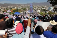 Domingo 19 de febrero del 2017. Tuxtla Gutiérrez. Andrés Manuel López Obrador reúne a sus simpatizantes este medio dÃa en el parque Morelos-Bicentenario Domingo 19 de febrero del 2017. Tuxtla Gutiérrez. Andrés Manuel López Obrador reúne a sus simpatizantes este medio dÃa en el parque Morelos-Bicentenario
