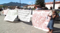 Miércoles 14 de diciembre. Familiares de presos se manifiestan en la plaza de la paz.