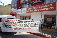 Jueves 22 de marzo del 2012. Afectados del Bajo Grijalva protestan para exigir el cumplimiento de los pagos de las afectaciones del fenómeno meteorológico que derivó en la creación de las comunidades rurales en Chiapas.