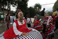 Domingo 22 de septiembre del 2019. San Cristóbal de las Casas. Los Esclavos Mercedarios, Panzudos y las representaciones satíricas de diferentes personajes acompañan la procesión durante El Anuncio de la Fiesta del Barrio de la Merced