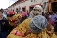 Domingo 22 de septiembre del 2019. San Cristóbal de las Casas. Los Esclavos Mercedarios, Panzudos y las representaciones satíricas de diferentes personajes acompañan la procesión durante El Anuncio de la Fiesta del Barrio de la Merced