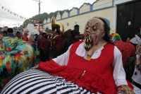 Domingo 22 de septiembre del 2019. San Cristóbal de las Casas. Los Esclavos Mercedarios, Panzudos y las representaciones satíricas de diferentes personajes acompañan la procesión durante El Anuncio de la Fiesta del Barrio de la Merced