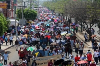 Viernes 15 de mayo del 2015. Tuxtla Gutiérrez. Aspecto de la marcha del movimiento magisterial conmemorando el día del maestro.