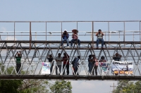 Lunes 15 de mayo del 2017. Tuxtla Gutiérrez. Organizaciones sociales se suman a los contingentes al final de la marcha convocada para protestar durante este Día del Maestro durante las jornadas de protestas del movimiento magisterial en Chiapas.