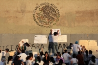 Sábado 27 de enero del 2018. Tuxtla Gutiérrez. Familiares y amigos del profesor Adán de la UNICACH marchan hacia la Plaza Central donde exigen el esclarecimiento y justicia para el biólogo asesinado en Chiapas.
